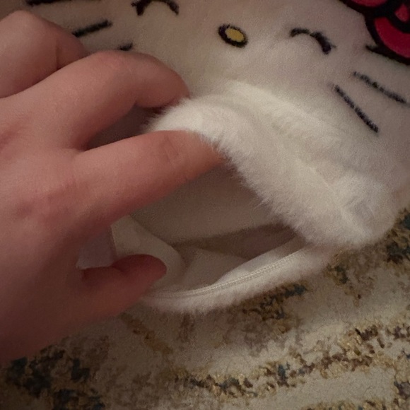 Hello Kitty fluffy backpack - Picture 6 of 6